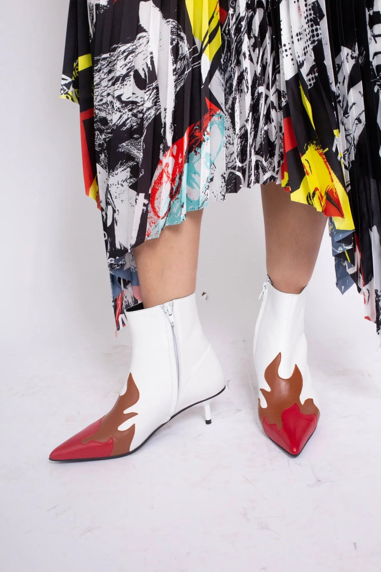 POINTY KITTEN HEEL FLAME BOOTS IN WHITE