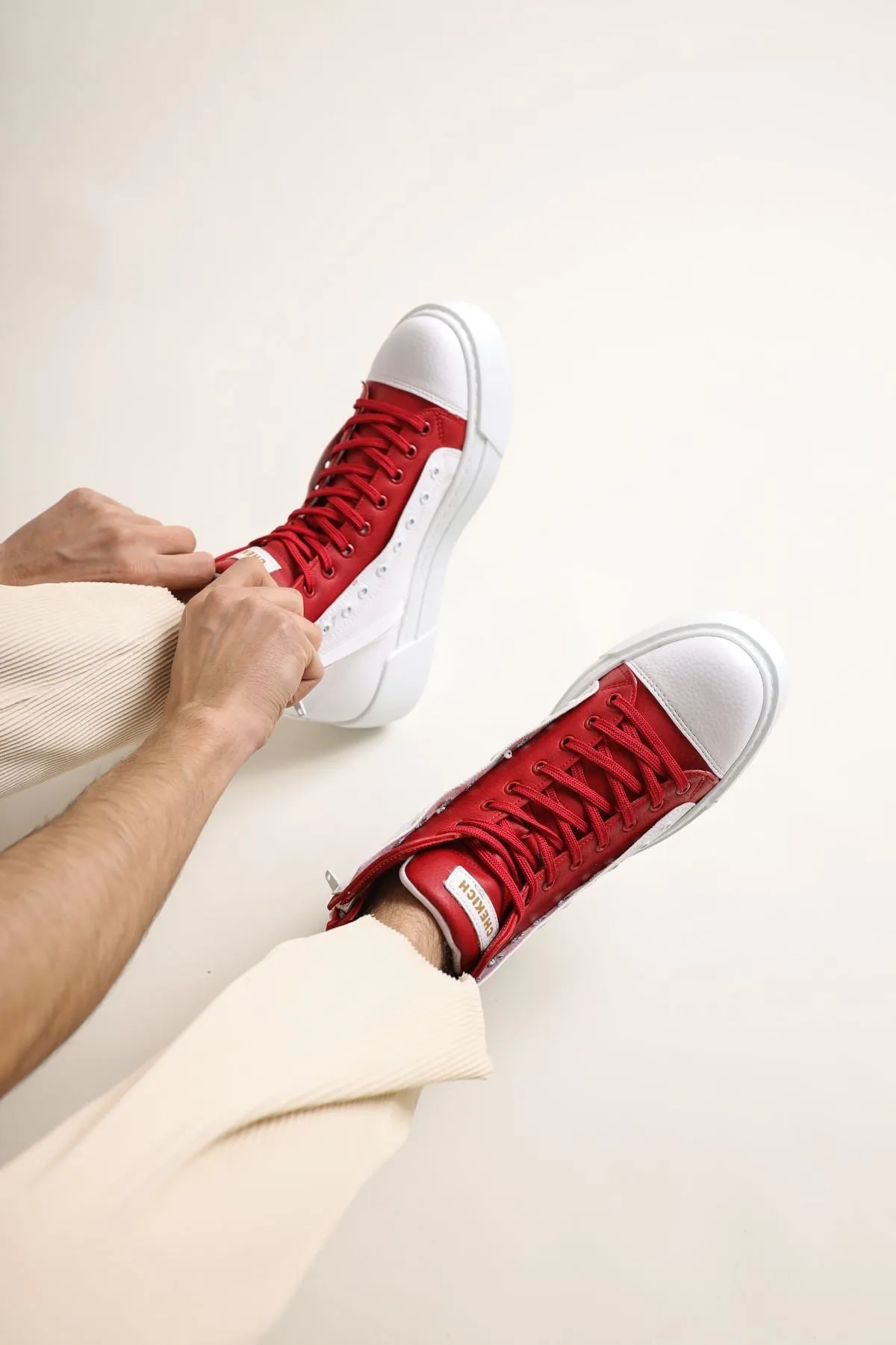 Red White Sneaker CH167